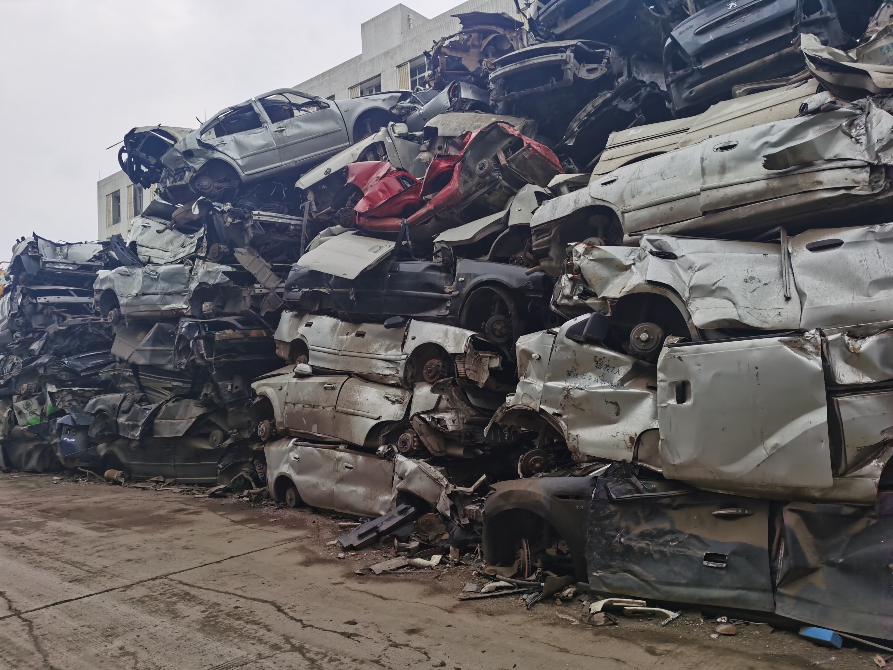  新能源汽車報(bào)廢之后的回收價(jià)值有哪些？