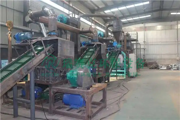 回收廢舊鋰電池主要有三個(gè)步驟，廢舊鋰電池回收設(shè)備工藝流程